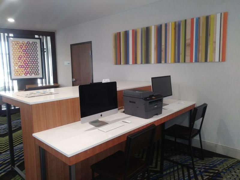 Holiday Inn Express & Suites - Dallas Nw Hwy - Love Field By Ihg Zewnętrze zdjęcie